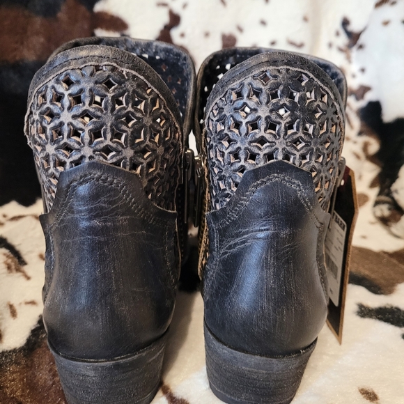 Corral Short Cutout Boots Size 7.5B - Picture 4 of 6